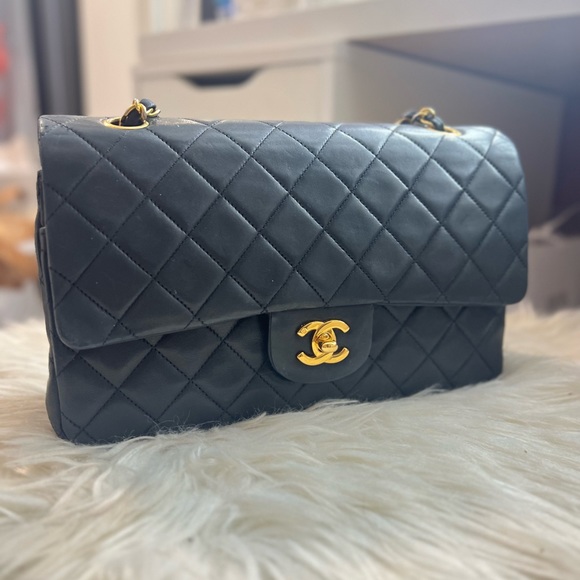 💯 Authentic Chanel Classic vintage Double Flap Bag - Picture 1 of 9